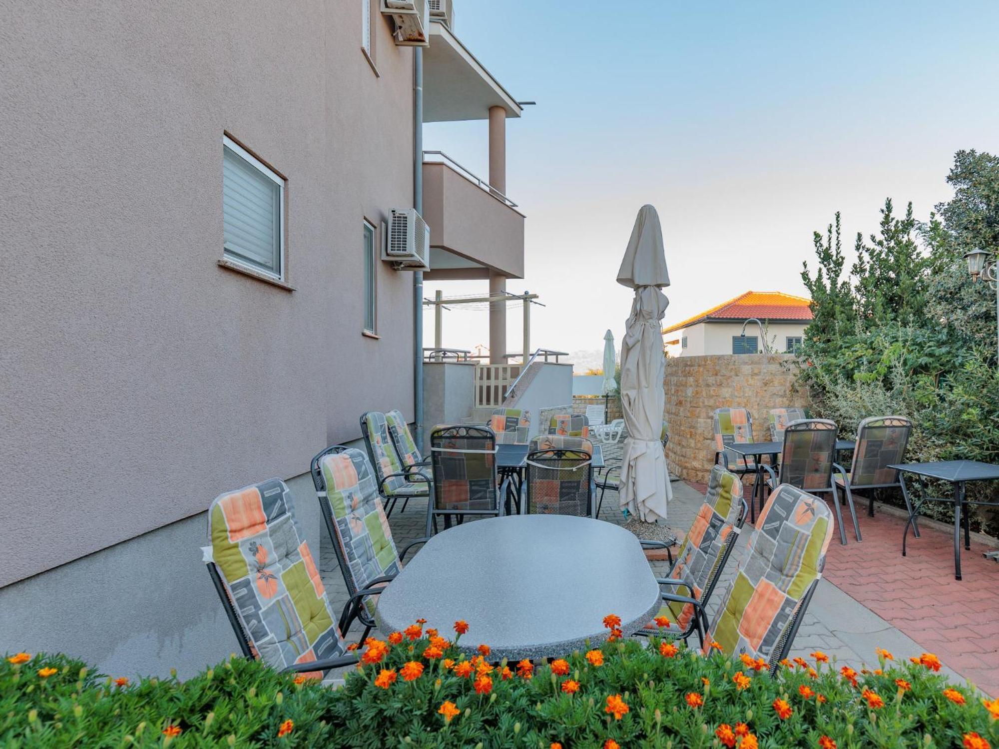 Apartment Mlasina-6 By Interhome Nin Εξωτερικό φωτογραφία