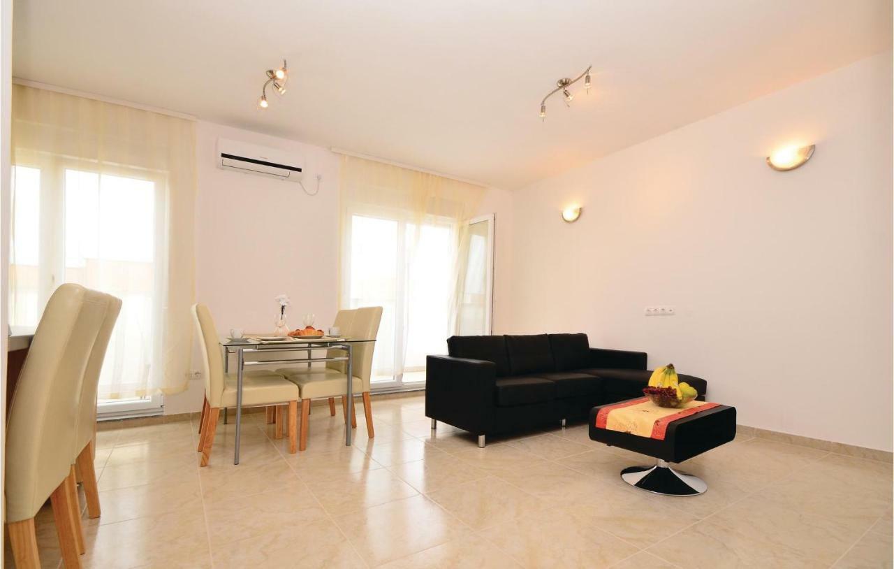 Apartment Mlasina-6 By Interhome Nin Εξωτερικό φωτογραφία